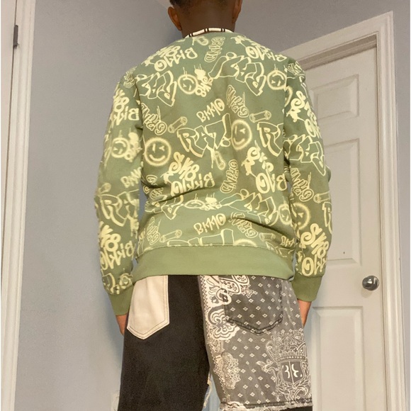 George’s Casual Sweater 🖤 - Picture 2 of 5